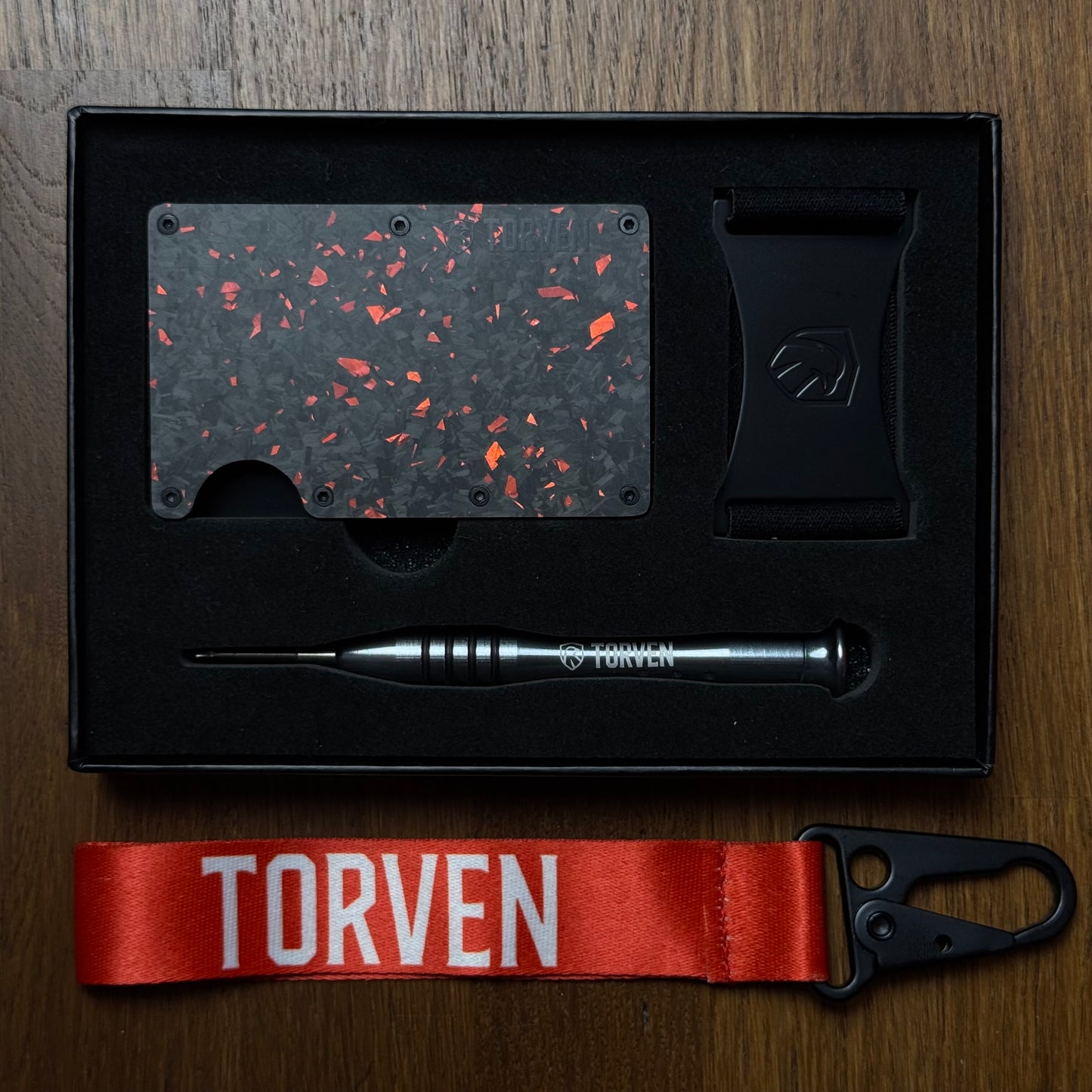 PORTFEL TORVEN RED CARBON